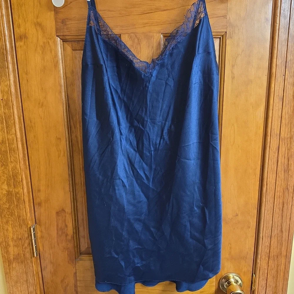 Victoria's Secret Medium Chemise Women Navy Blue Satin Lace Trim Slip Dress 0317